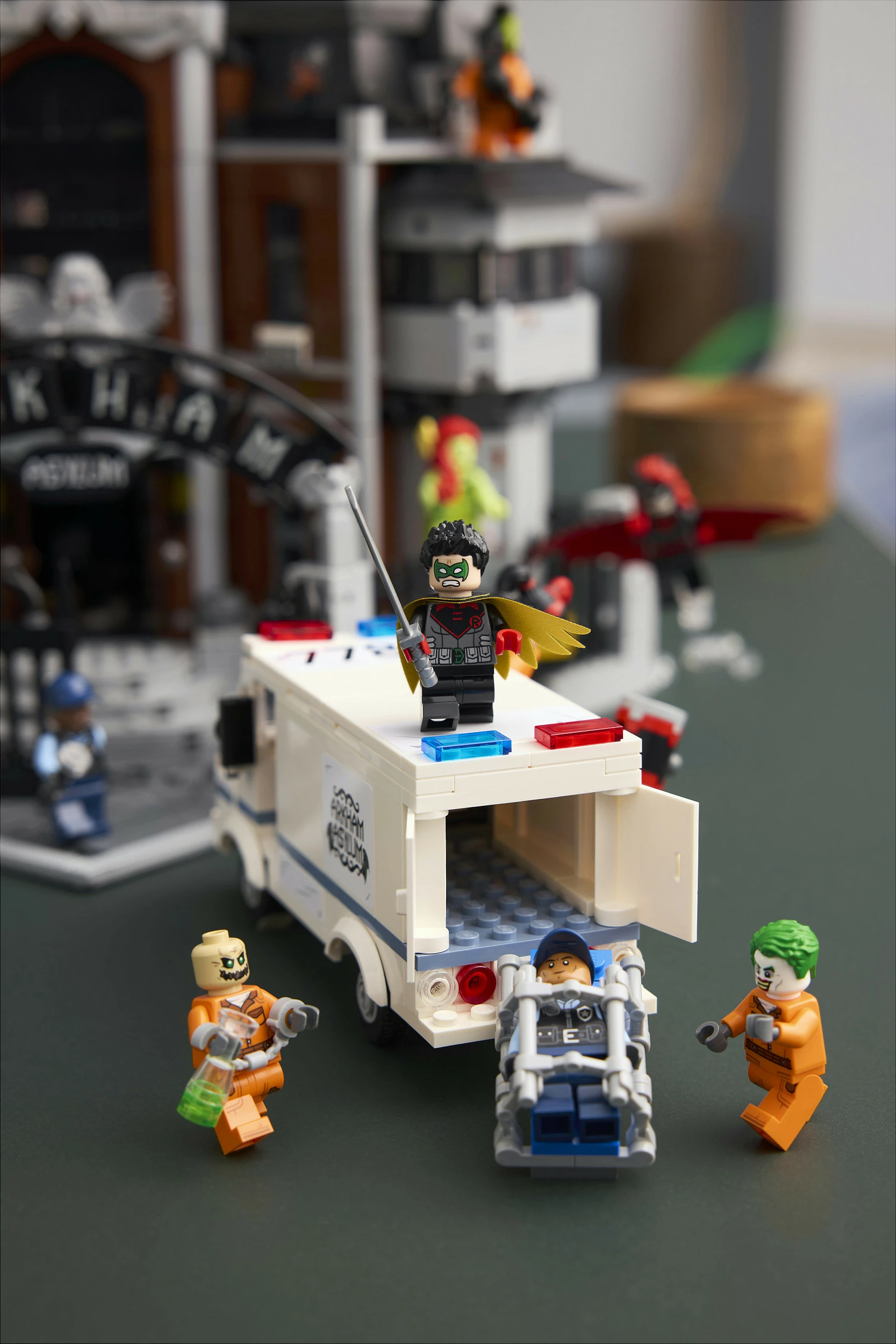 Set ndërtimi LEGO DC 76300 Batman Arkham Asylum, 2953 copë, shumëngjyrësh