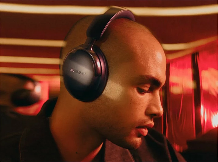 Kufje Bose QuietComfort Ultra (Gjenerata 2), Bluetooth 5.4, ANC, 30 orë bateri, Black/Desert Gold