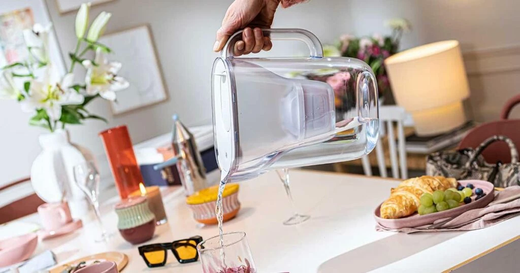 Filtruese Uji BRITA Style Essential XL LED4W e bardhë (me 3 Filtera)