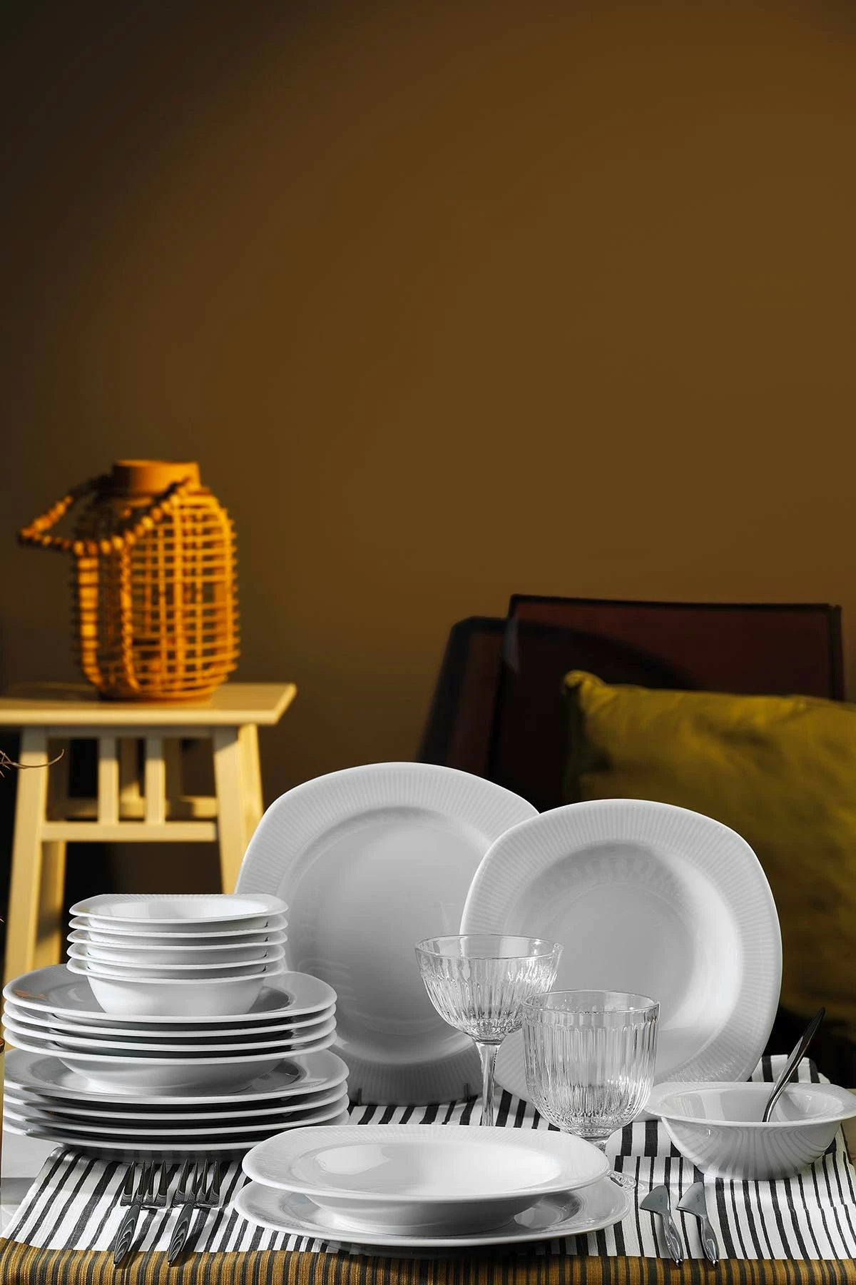 Set darke 18 pjesësh Hermia, CSL18Y400