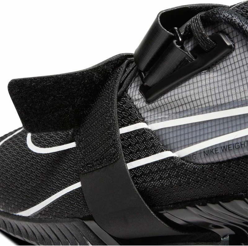 Atlete për meshkuj Nike, të zeza