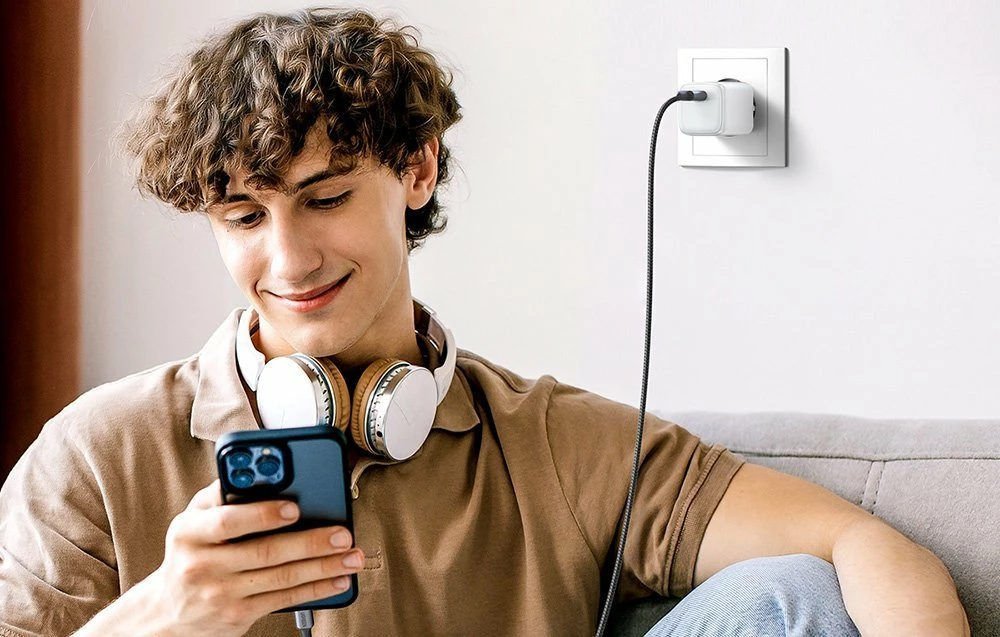 Karikues rrjeti Ugreen Nexode Mini 15324 30W 1x USB-C 3A, bardhë/argjendtë