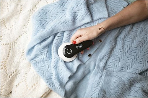 Heqës topthash për rroba ADLER AD9615, sipërfaqe 5 cm, me bateri 2xAA, e bardhë