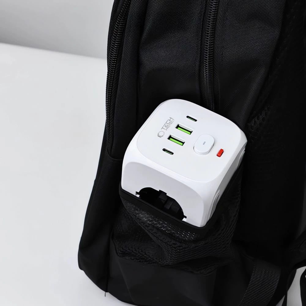 Prizë Tech-Protect PCL3X4 me 3 dalje Schuko, 2x USB-A, 2x USB-C, e bardhë