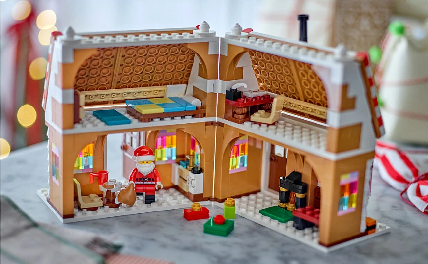 Set LEGO 40809 Shtëpi Gingerbread për Krishtlindje, 498 pjesë