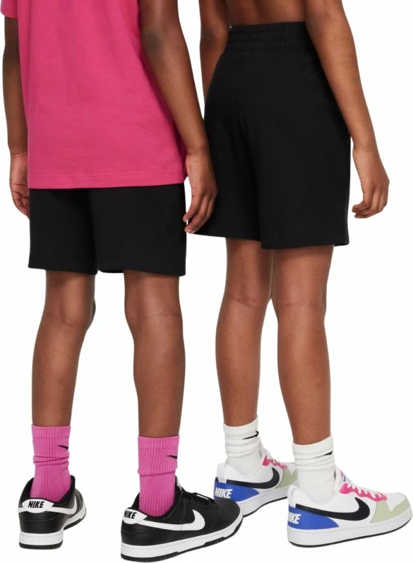 Shorce për fëmijë Nike Sportswear Club FZ5512 010, të zeza [Madhësia: M]