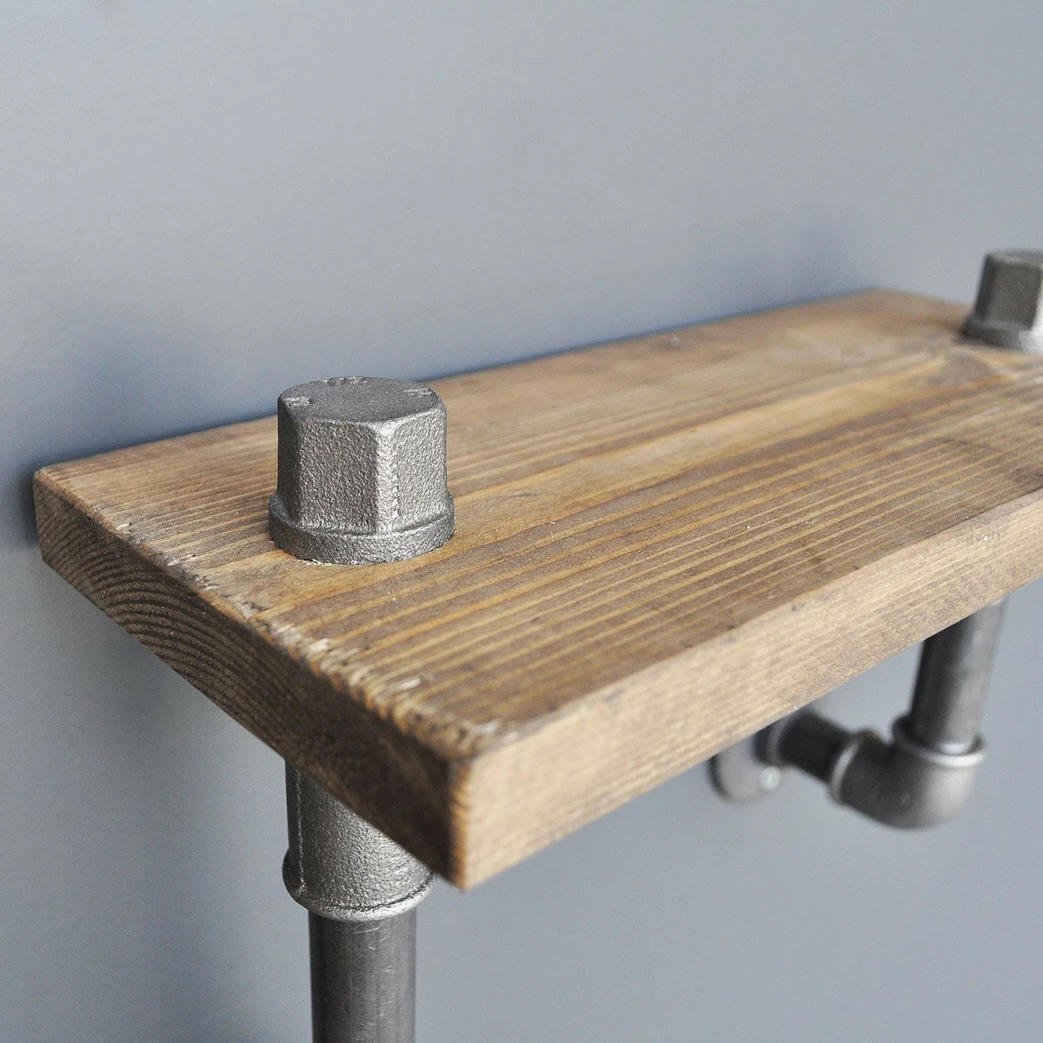 Raft muri Pipe, dru bredhi, metal, ngjyrë arre e zezë, Boruraf041
