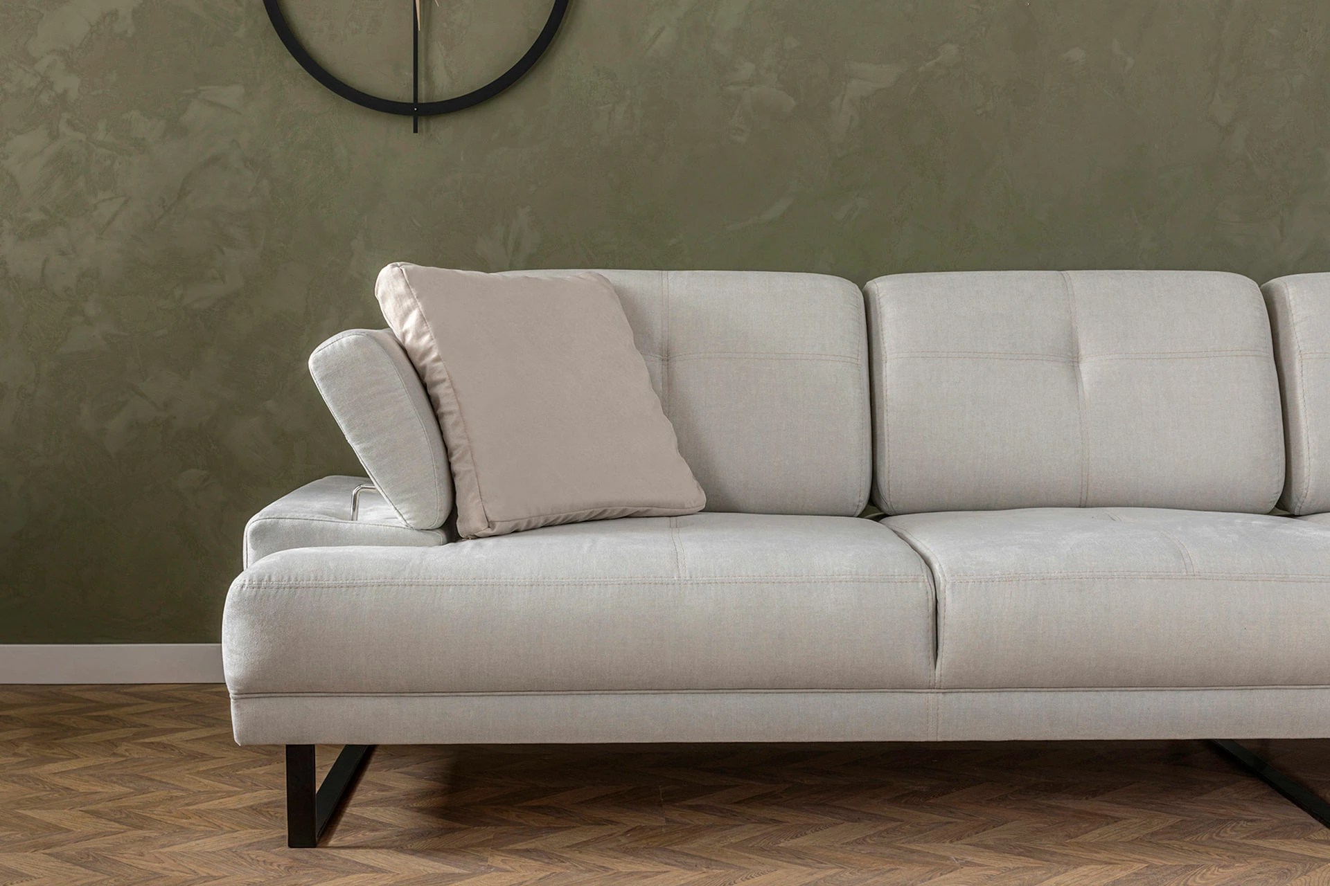 Këndollëse Atelier del Sofa, Mustang Large, e djathtë, bezhë