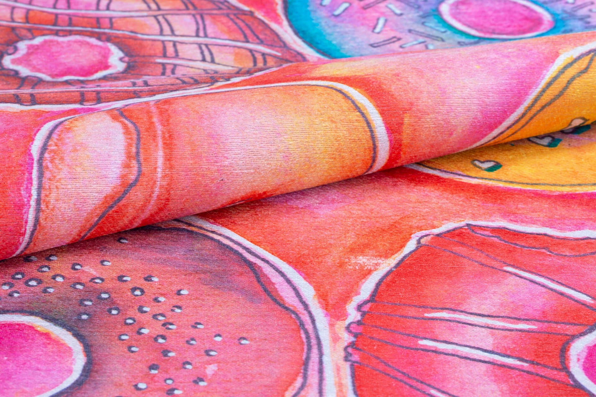 Qilim i madh, shumëngjyrësh, model me donut, 230x330cm, Conceptum Hypnose, Ada Gönül Chenille AL 311