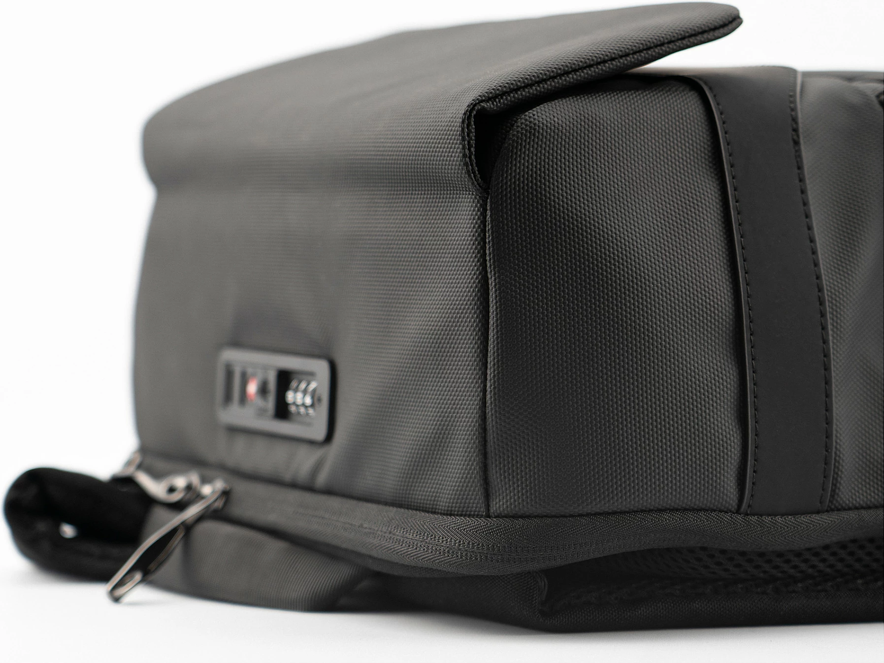 Çantë shpine RealPower 495559, backpack udhëtimi, 33.5×44.5×18 cm, 900 g, e zezë