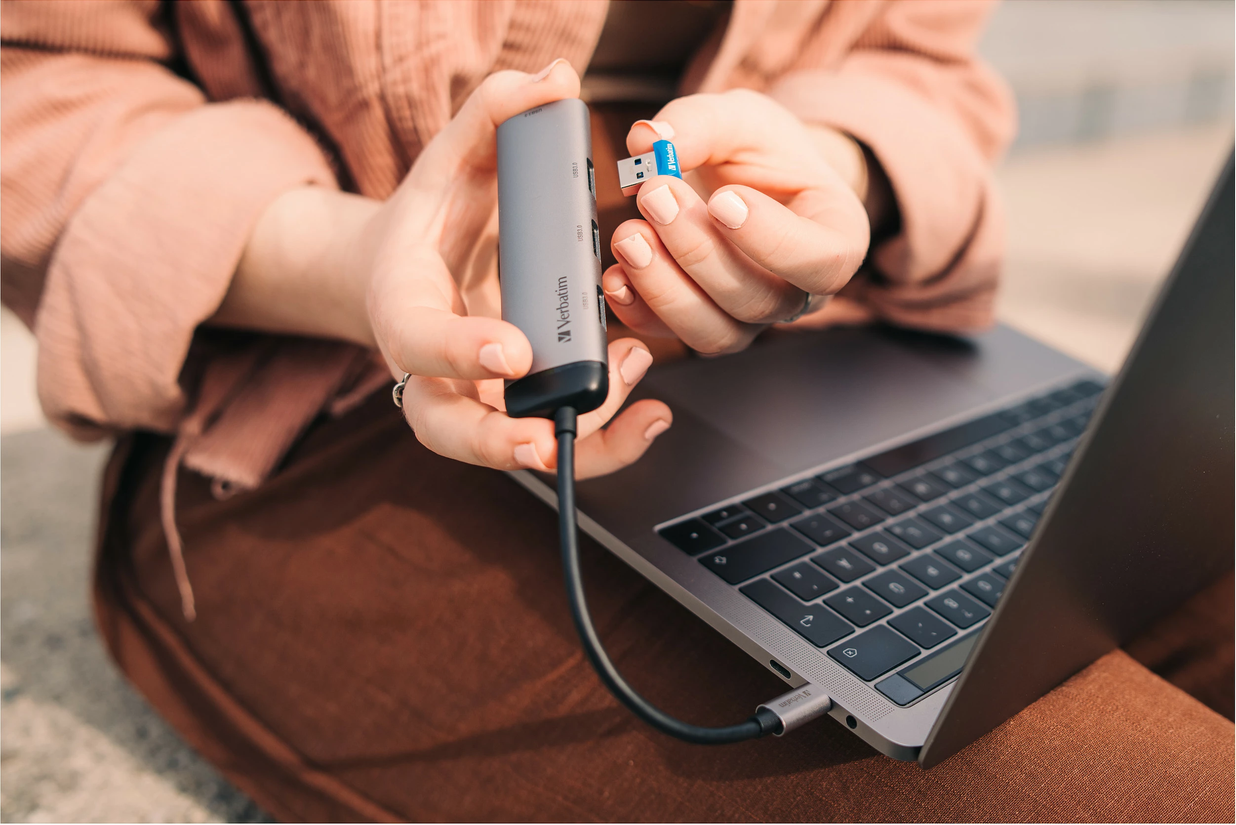 USB-C HUB Verbatim Multiport 4x USB-A USB 3.2 Gen 1, 0.15 m, gri