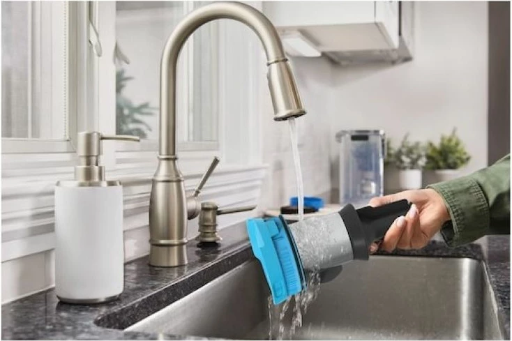 Fshesë me bateri BLACK+DECKER BSV520BRB-QW, e kaltër
