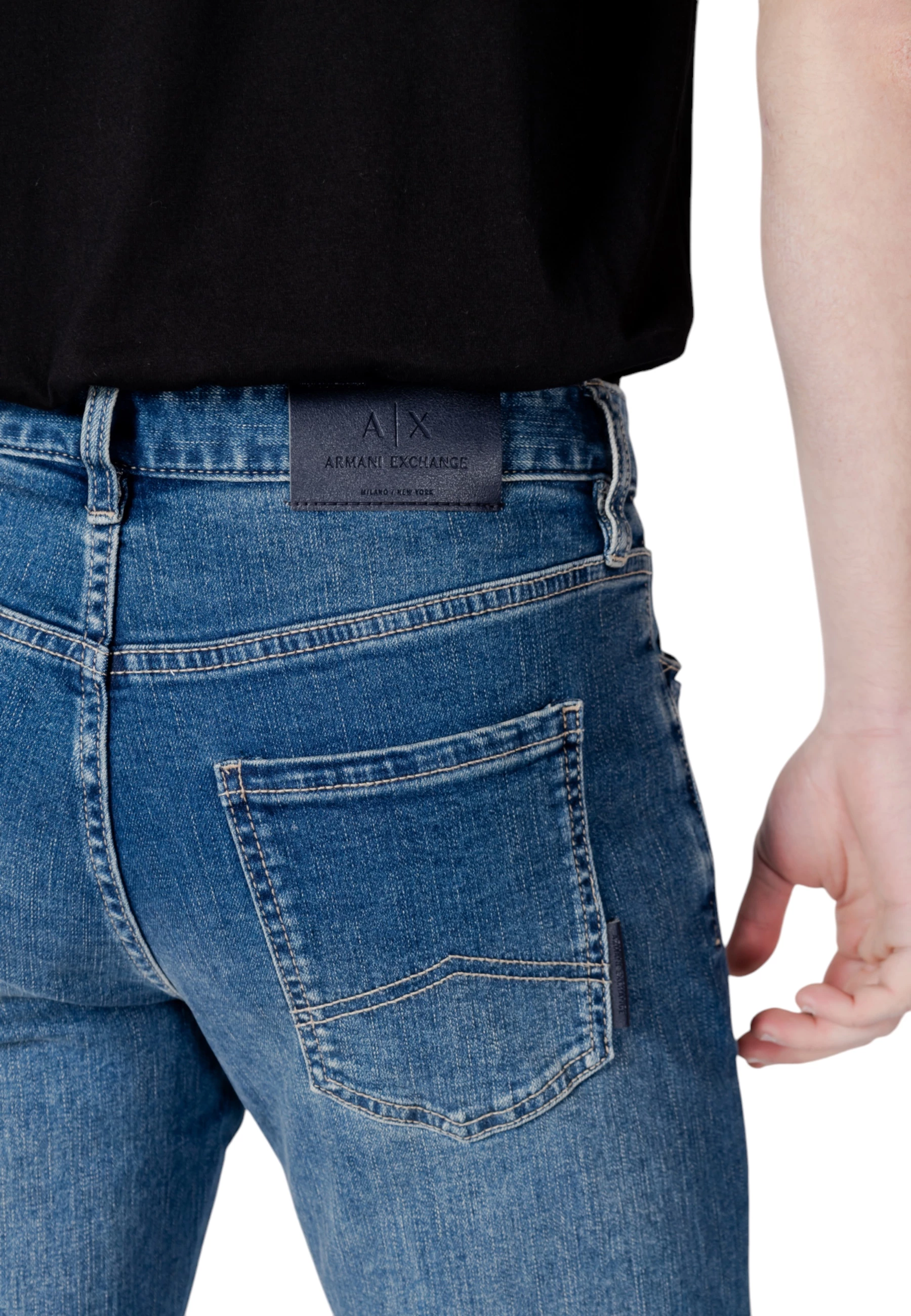 Xhinse për meshkuj Armani Exchange XM000070 AF14266, denim [Madhësia: W31 L32]
