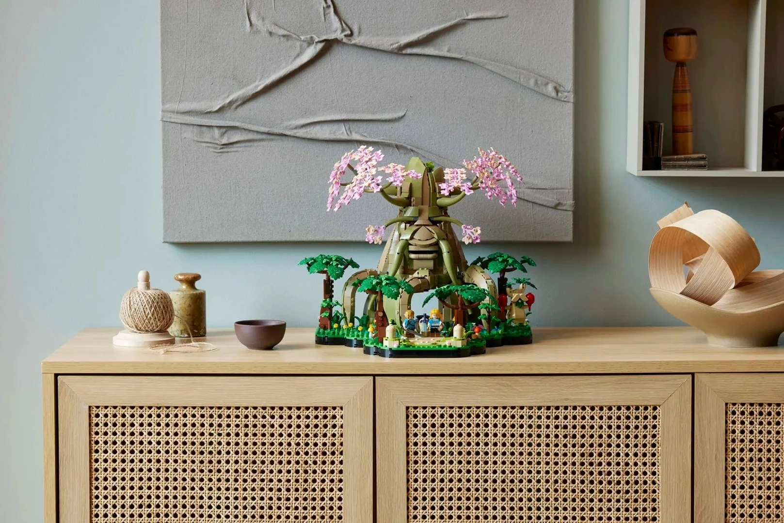 Set LEGO The Legend of Zelda 77092 Great Deku Tree 2-in-1, 2500 pjesë, me 4 minifigura