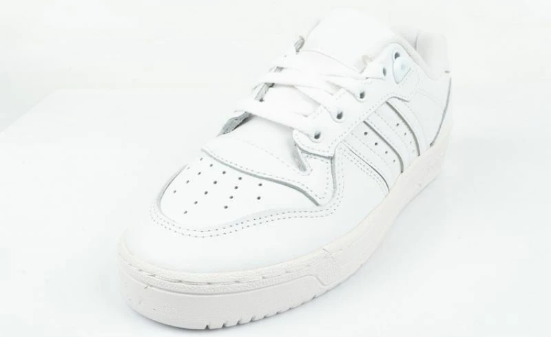 Atlete për femra adidas, të bardha