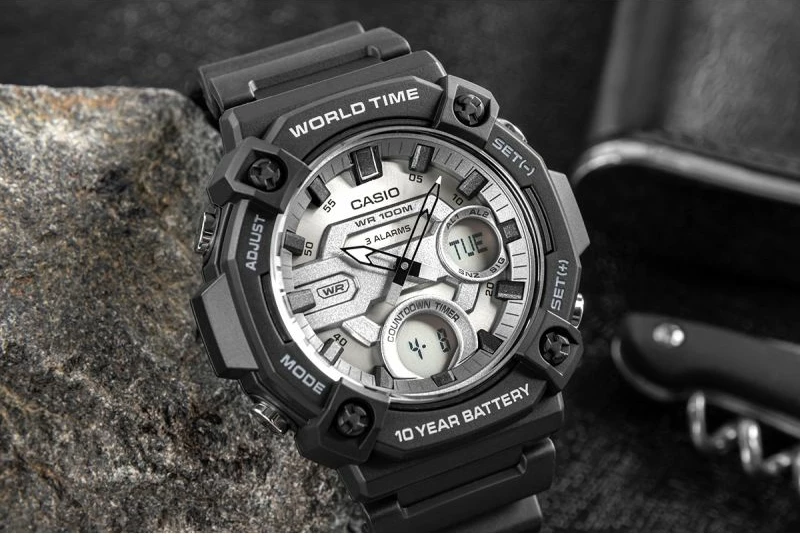 Orë dore për meshkuj CASIO, e zezë