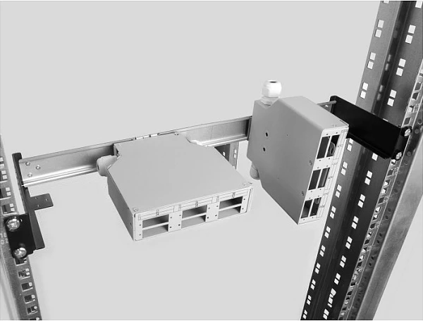 Panel shinë DIN DeLOCK 19", 1U, metal, montim horizontal/vertikal, i zi