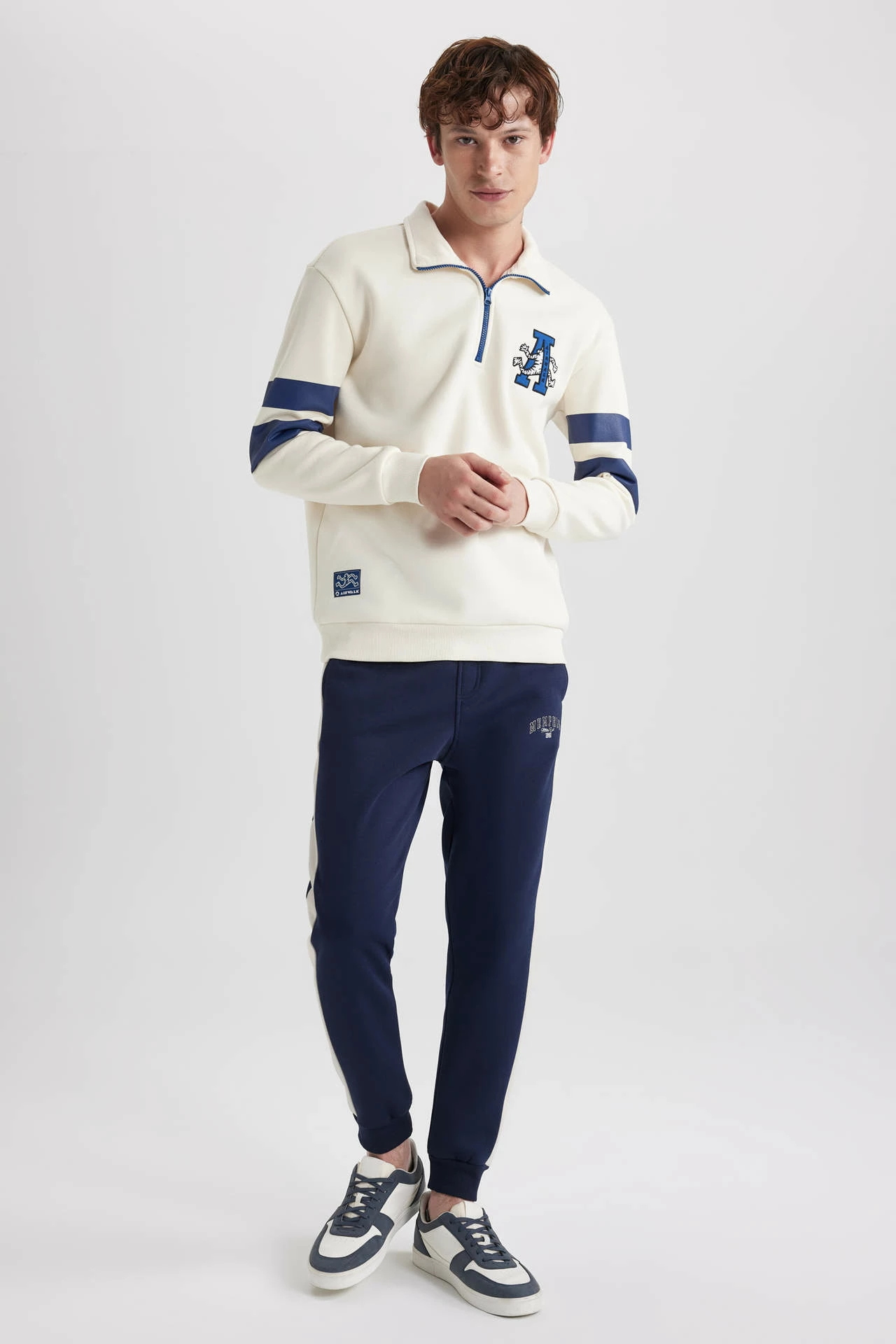 Pantallona sportive për meshkuj DeFacto, të kaltra