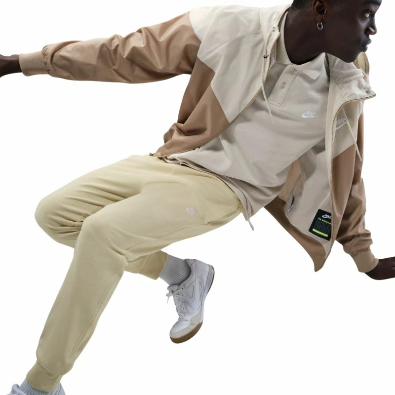 Pantallona sportive Nike Club Knit Jogger për meshkuj, bezhë