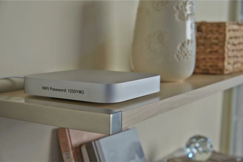 Shirit etiketime Dymo D1 40910, poliester, për etiketime standarde, tekst i zi në sfond transparent