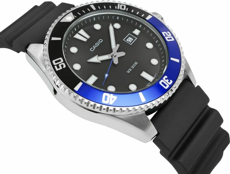 Orë dore për meshkuj Casio, e zezë