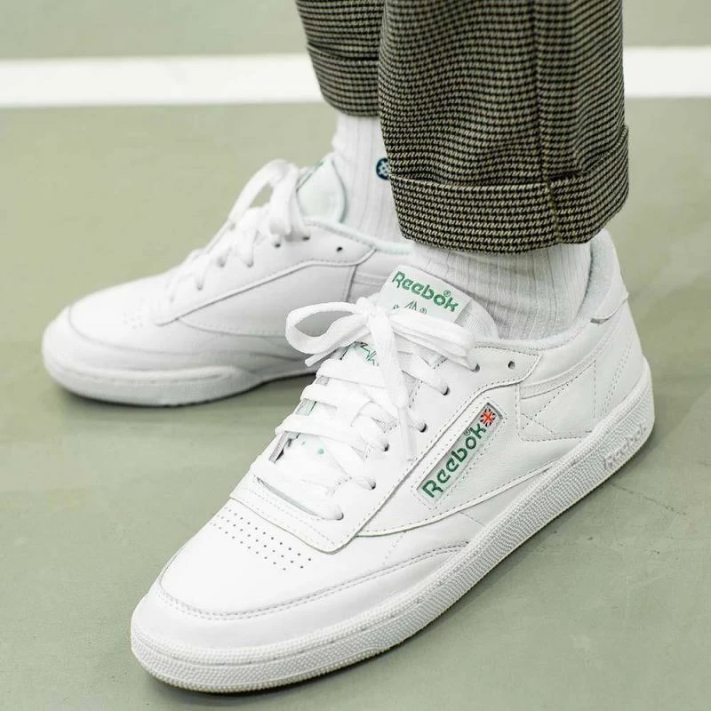Atlete për femra Reebok, të bardha