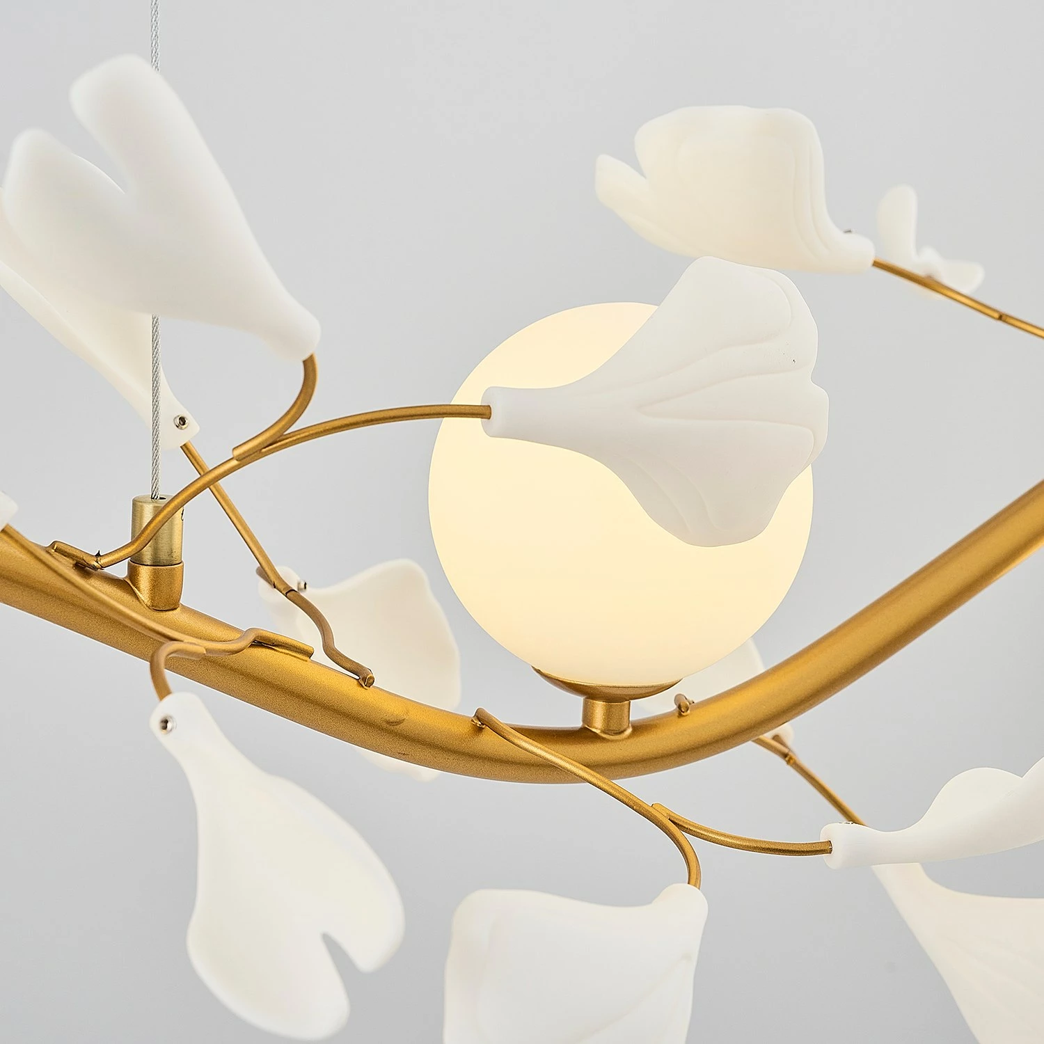 Llambadar Opviq, Krakow - C1342, ngjyrë ari dhe e bardhë