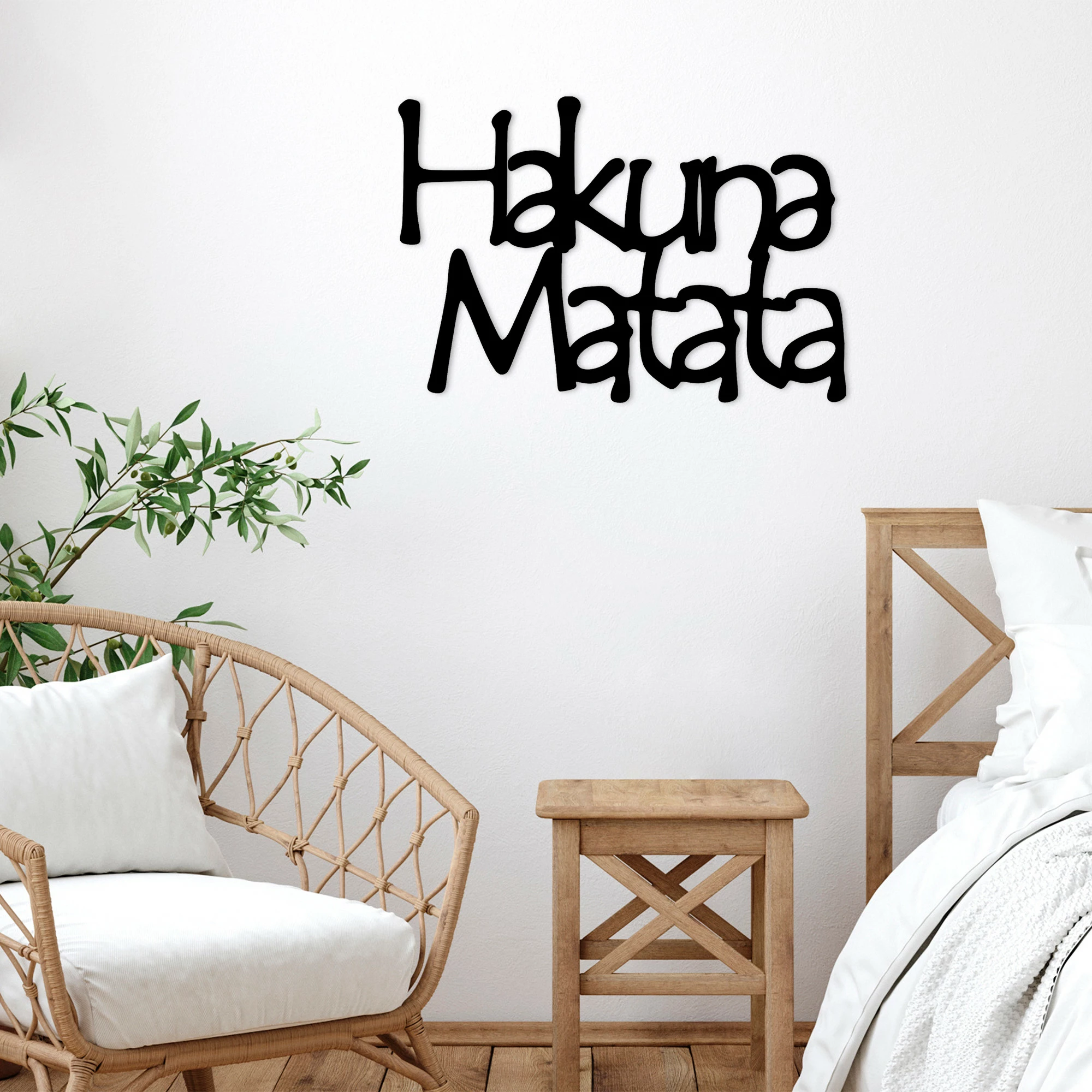 Aksesor dekorativ metalik për mur, Hakuna Matata, i zi, 69x1.5x47cm