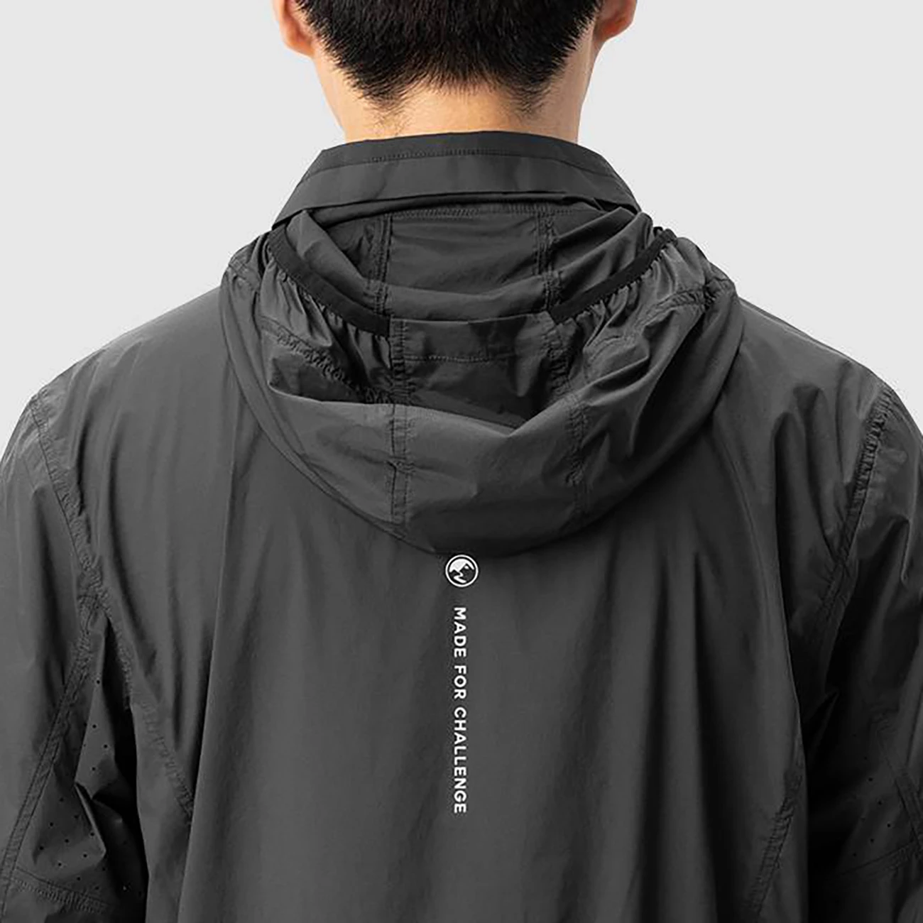 Xhaketë windbreaker për biçikletë Rockbros TLWT002 ROAD TO SKY, e lehtë, kundër erës, me kapuç të fshehtë, madhësi S, e zezë