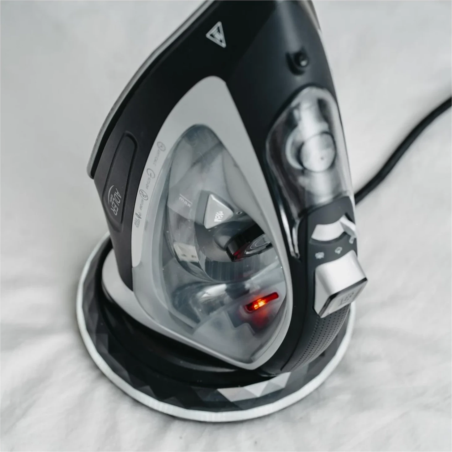 Hekur Adler AD 5043, 2800W, pa kabllo, zi-gri