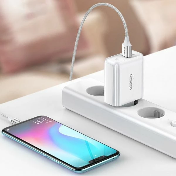 Karikues muri Ugreen 56562 36W, 1x USB-A + 1x USB-C, QC/PD, i bardhë