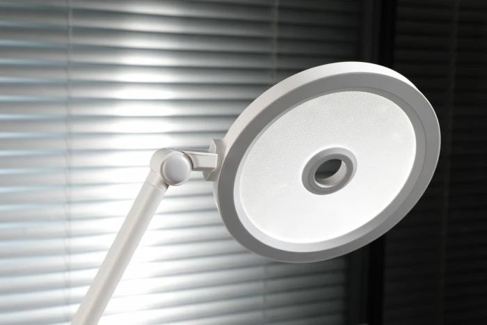 Llambë tavoline LED smart TaoTronics TT-DL1055, ndriçim i rregullueshëm, temperaturë ngjyre e rregullueshme, e bardhë