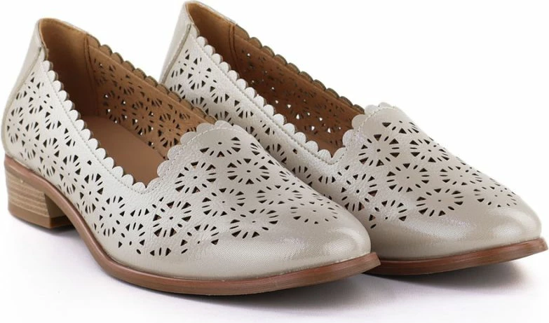 Këpucë femrash Potocki SZ12320, të arta