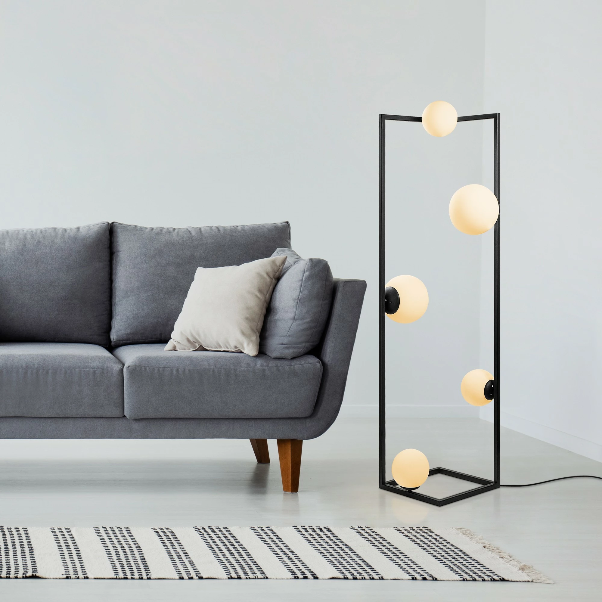 Llambë dyshemeje Opviq, këndore, e zezë, 13775