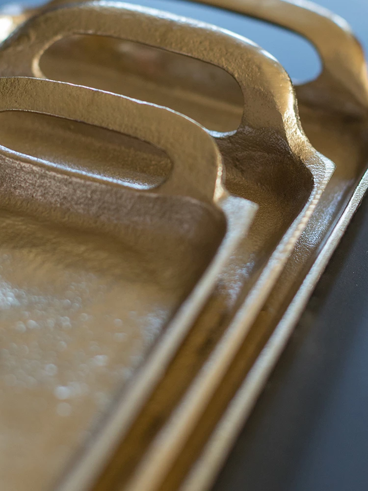 Tabaka dekorative ADORO, alumin, ngjyrë ari, 61x16x4 cm