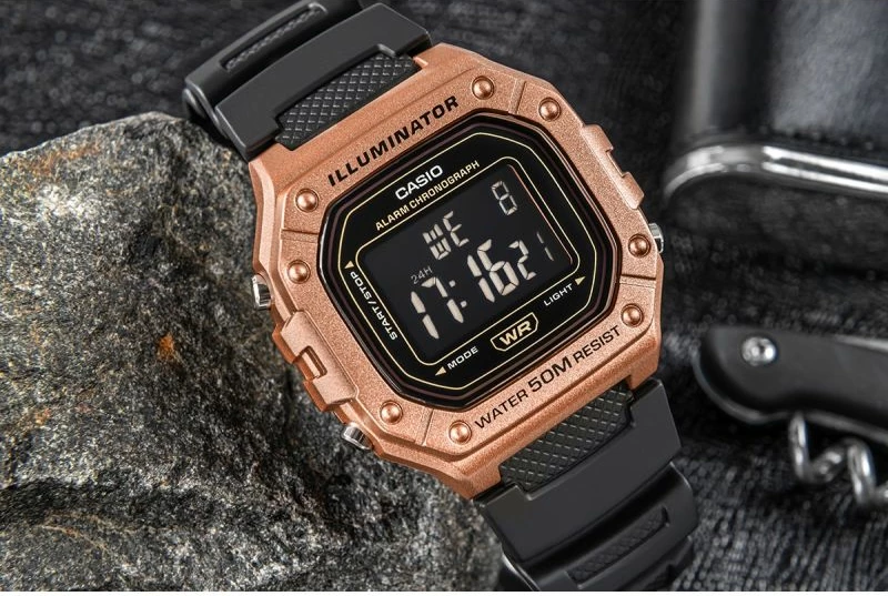 Orë dore për meshkuj CASIO, e zezë