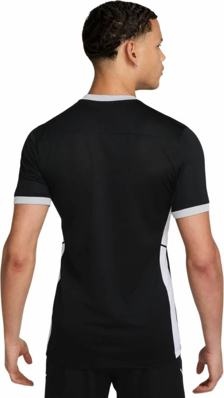 Maicë për meshkuj Nike, e zezë