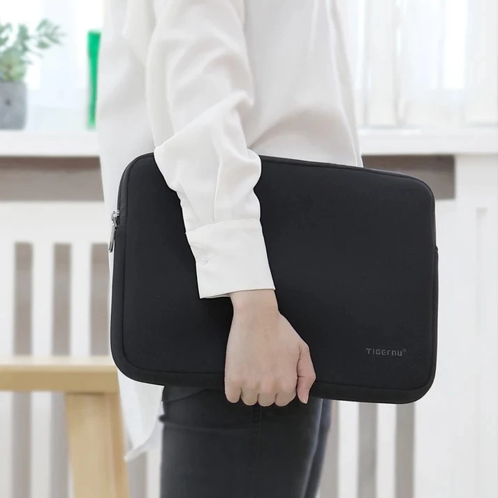 Mbështjellës për laptop TIGERNU Cepheus 15.6", i zi