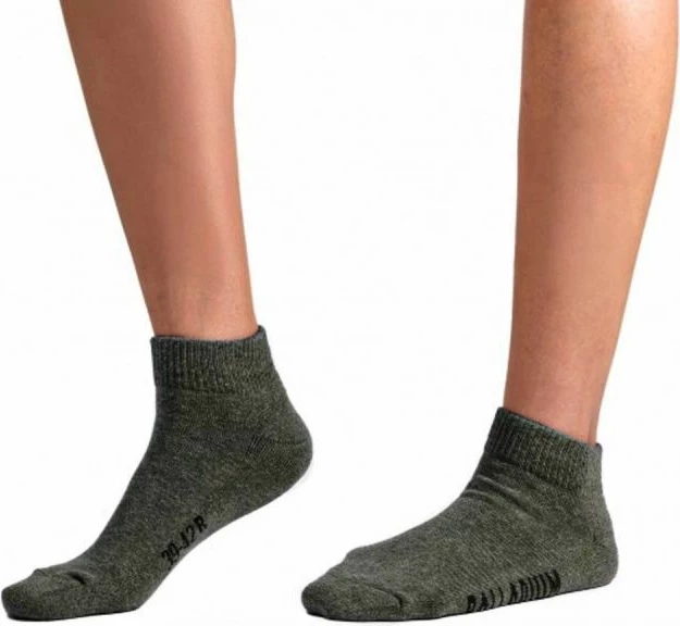 Çorape për femra Palladium, të zeza dhe të gjelbra