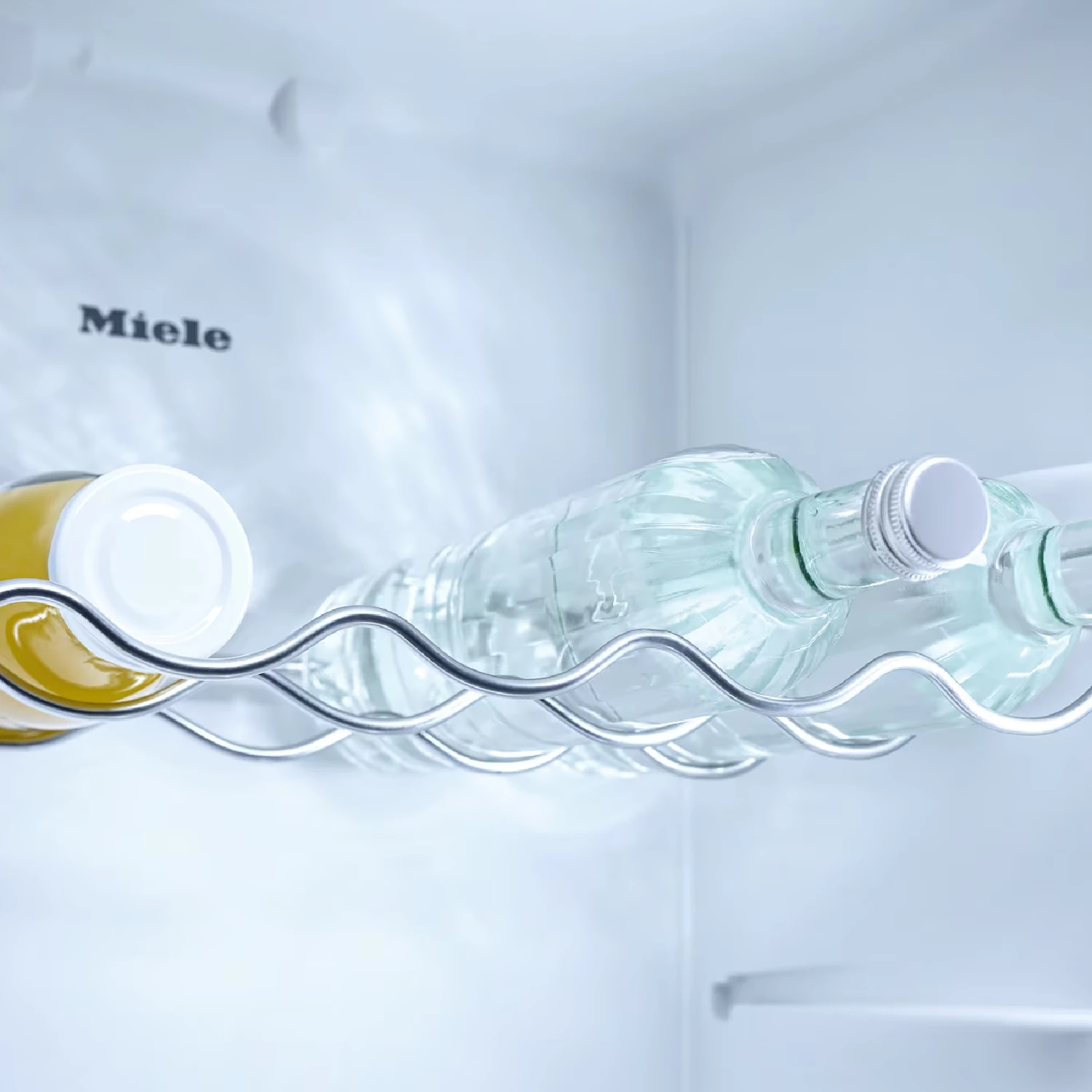 Frigorifer me ngrirës i integrueshëm Miele KDN 7714 E, 184/76 L, NoFrost, DailyFresh, klasa E
