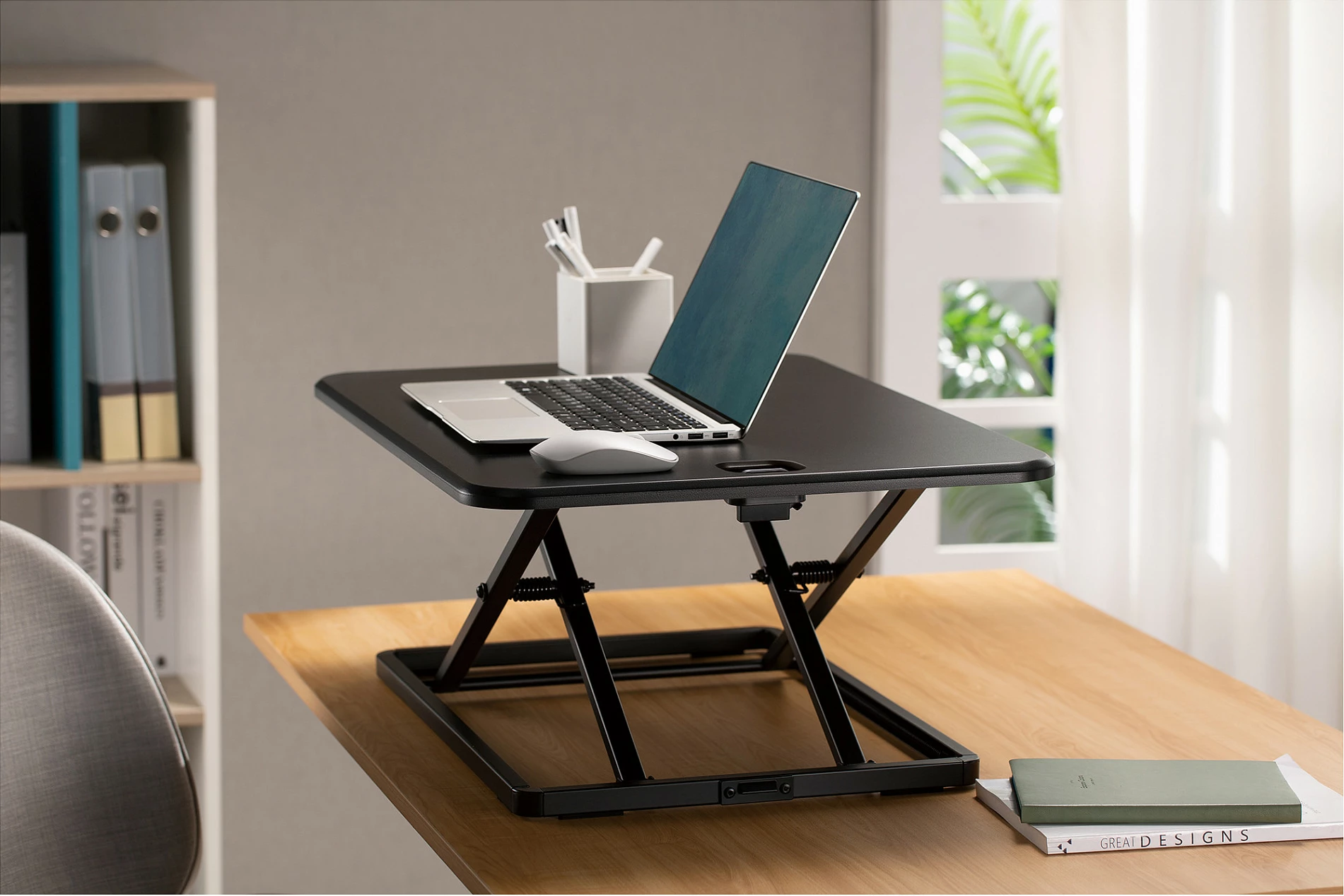 Mbajtëse laptopi Digitus 67x47cm, e rregullueshme dhe e palosshme, 8kg, e zezë
