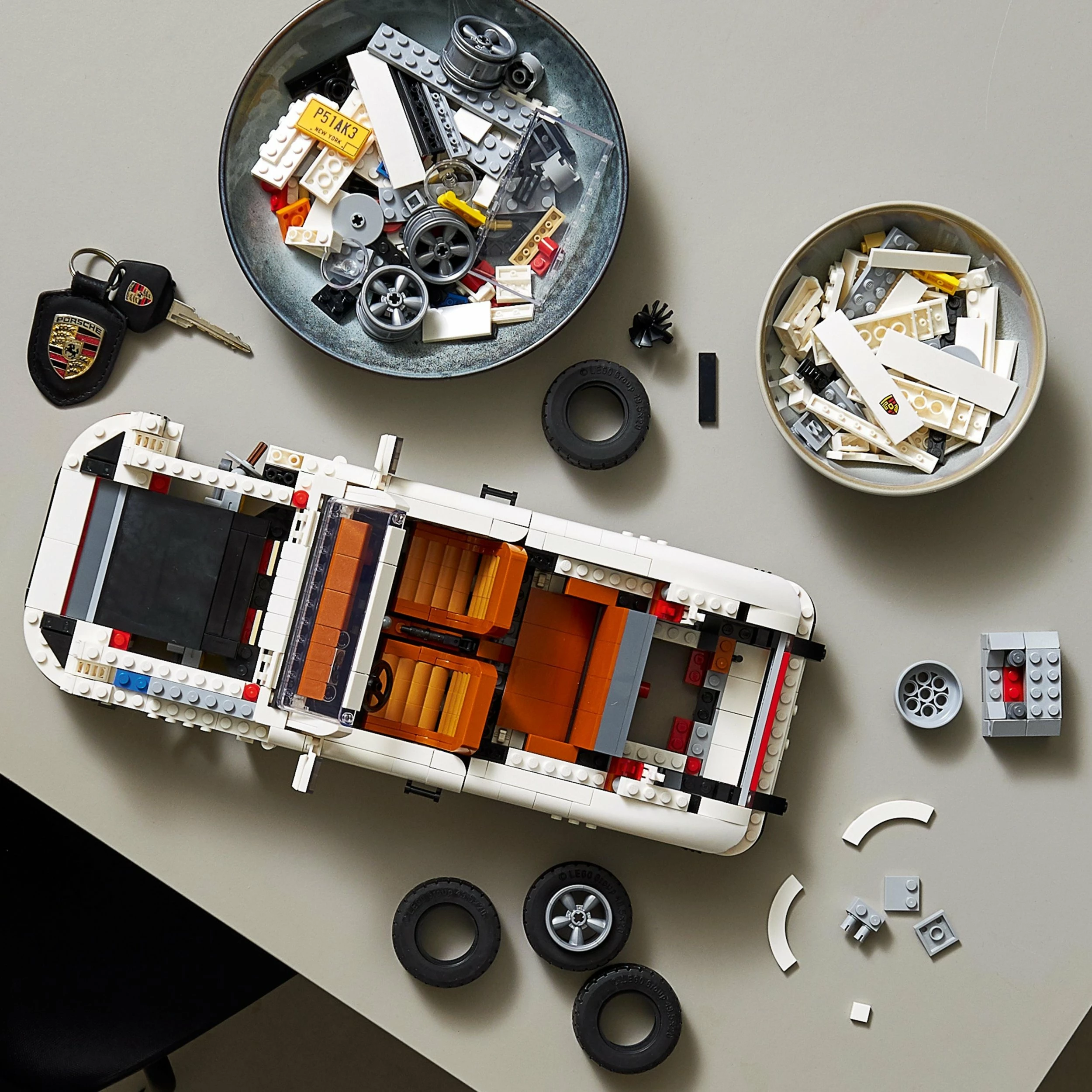 Set LEGO Creator Expert Porsche 911 10295, 1461 copë, 18+, 2-në-1 Turbo/Targa, e bardhë