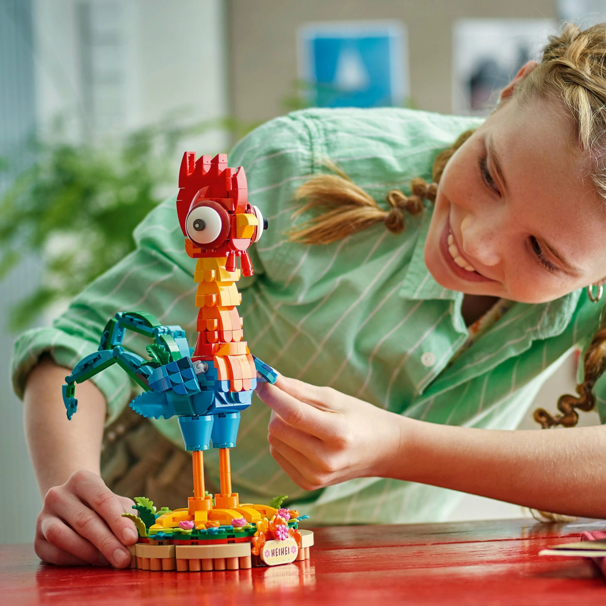 Set ndërtimi LEGO Disney Heihei 43272, 566 copë