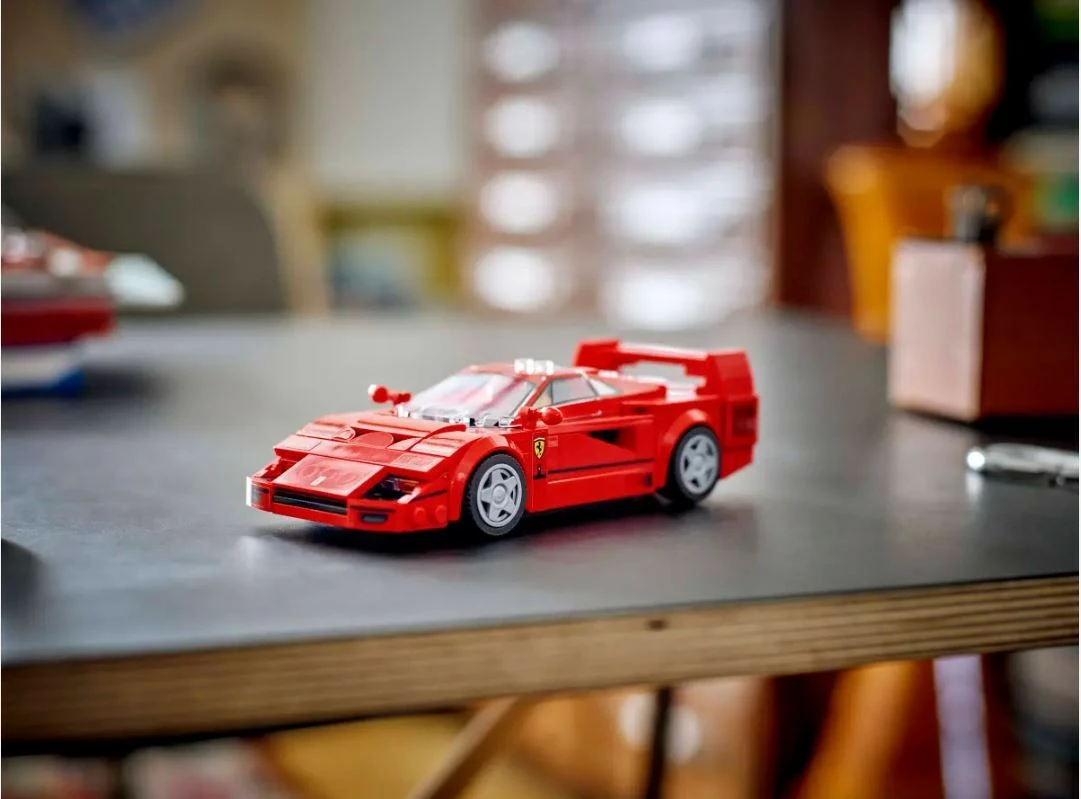 Set LEGO Speed Champions Ferrari F40, 318 pjesë, i kuq