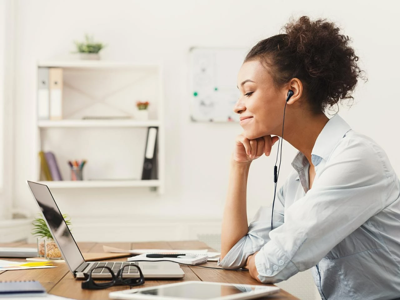 Kufje JVC HA-FR9UCBU in-ear me mikrofon, USB Type-C, e zezë