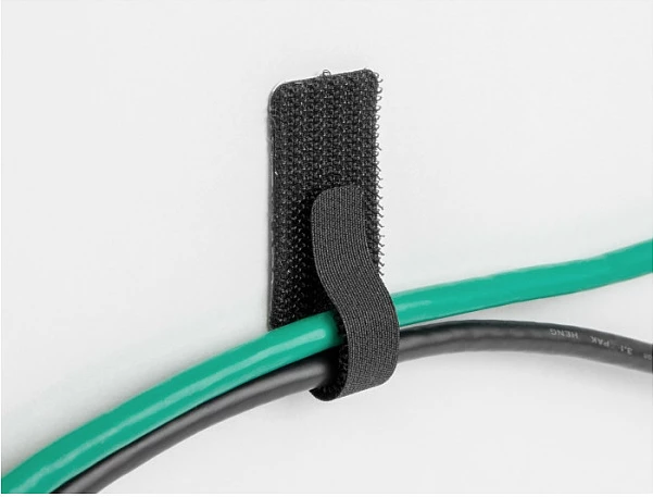 Mbajtës kabllosh me Velcro DeLOCK 90x24mm, vetëngjitës, 10 copë, i bardhë