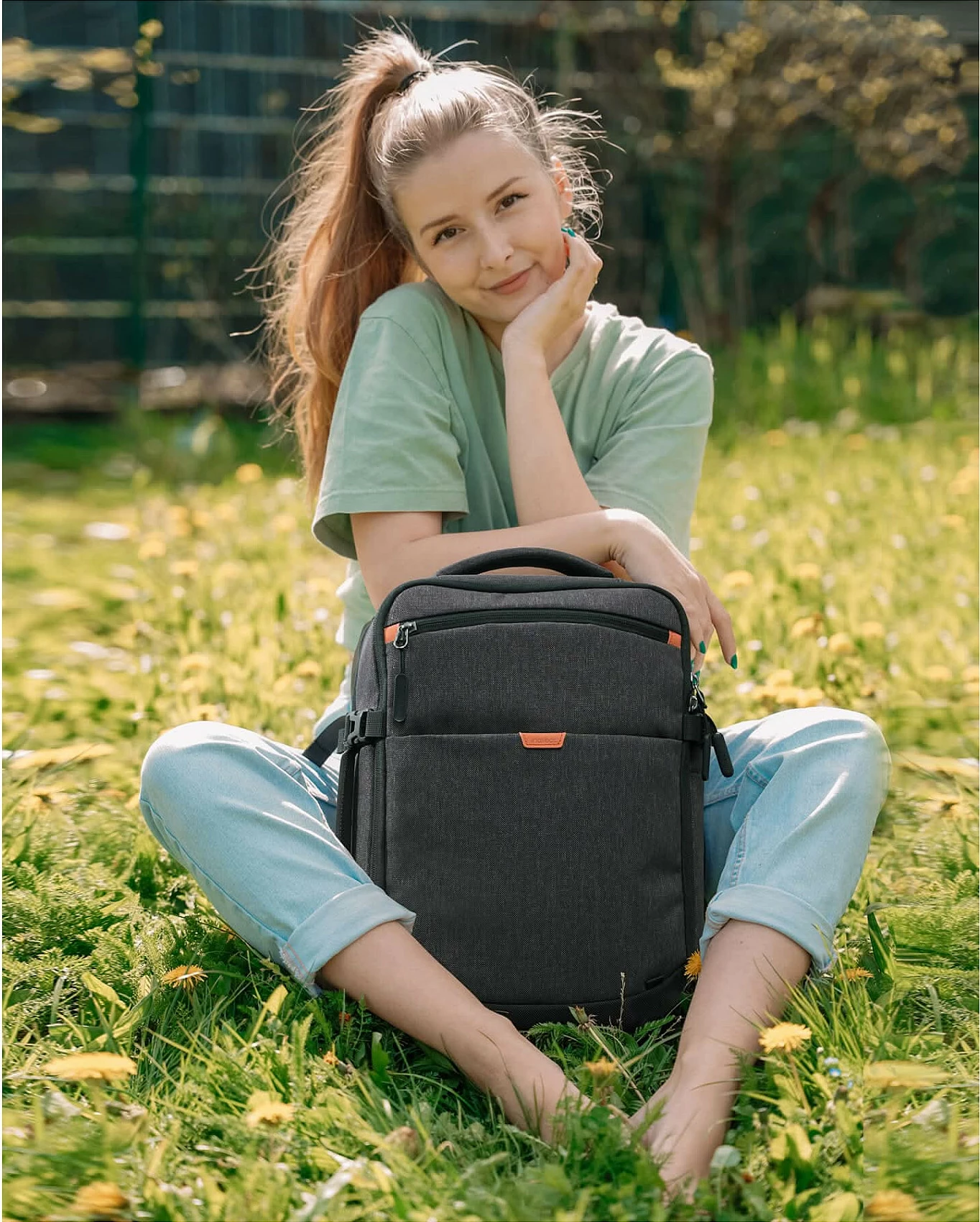 Çantë shpine Inateck BP03006, për laptop 17.3", 46L, e zgjerueshme, e zezë