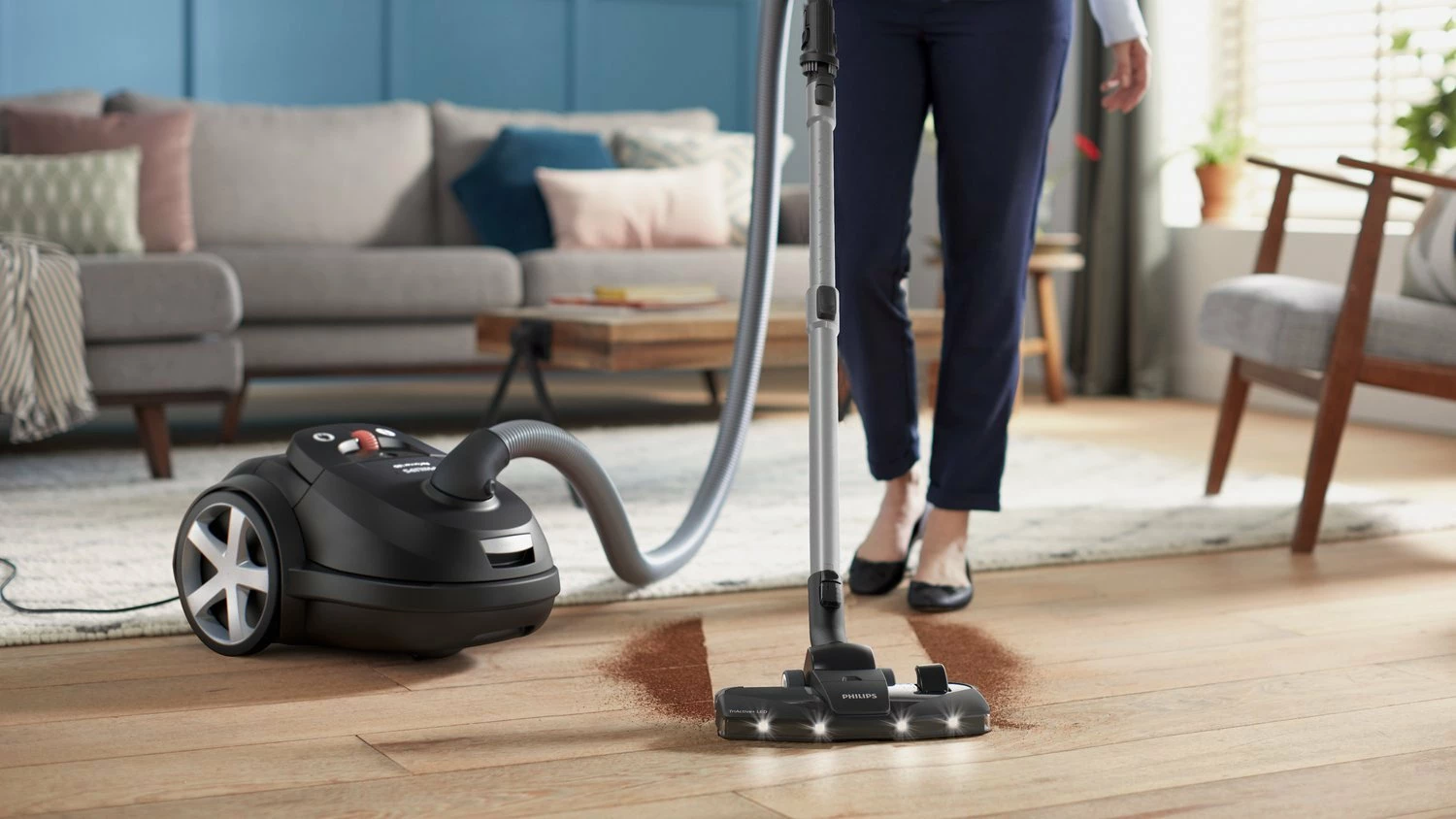Fshesë elektrike me qese Philips Series 8000 XD8122/10 900W 4L e zezë