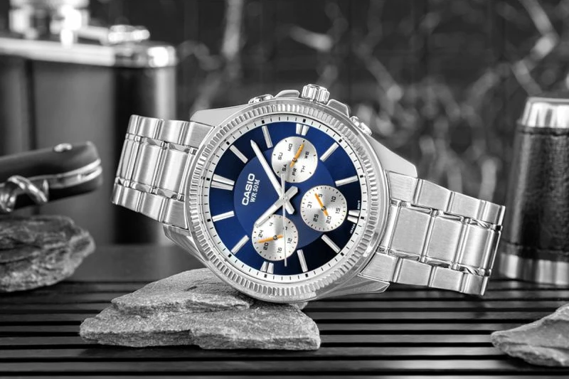 Orë dore për meshkuj CASIO, argjendtë