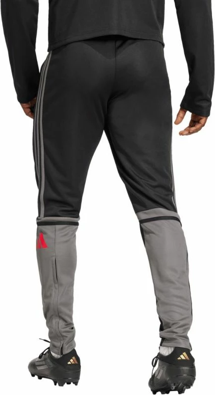 Pantallona për meshkuj adidas, të zeza